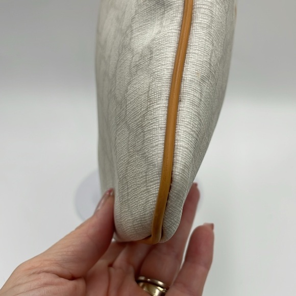 Gucci Tote - Picture 8 of 14